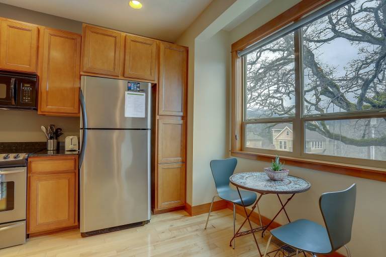 House with patio in Hood River, OR
