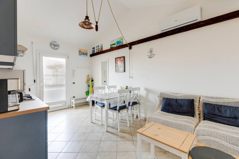 Holiday apartment with pool & terrace | Next to the beach | Pet-friendly — photo 2