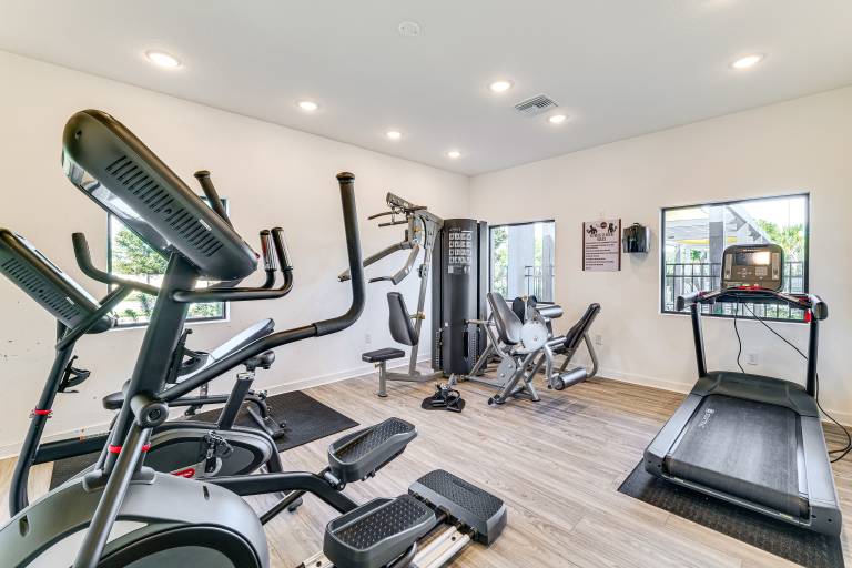 4 Mi to Disney! Pet-Friendly Home w/ Pool Access — photo 4