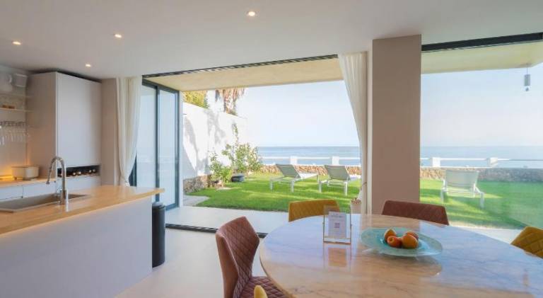 250sqm Garden Duplex with Jacuzzi, Sea View Cinema — photo 2