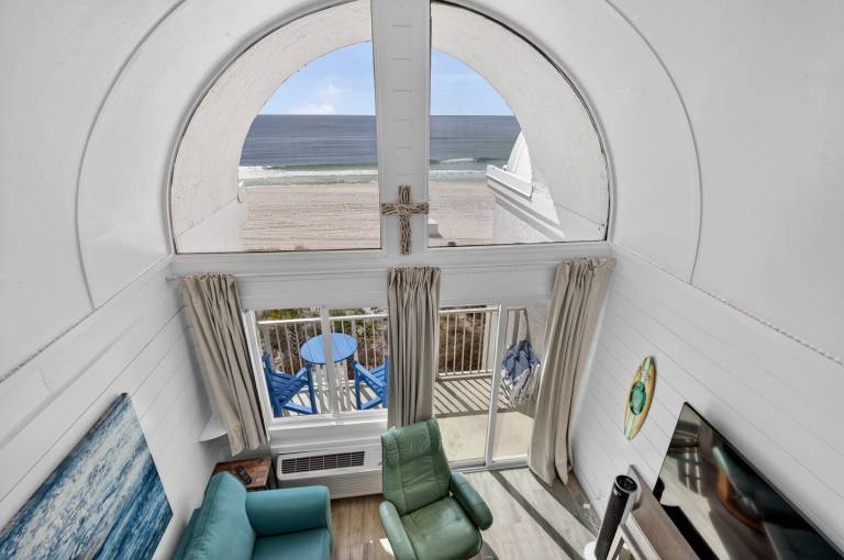 Condo with private pool & patio | Beach view — photo 4