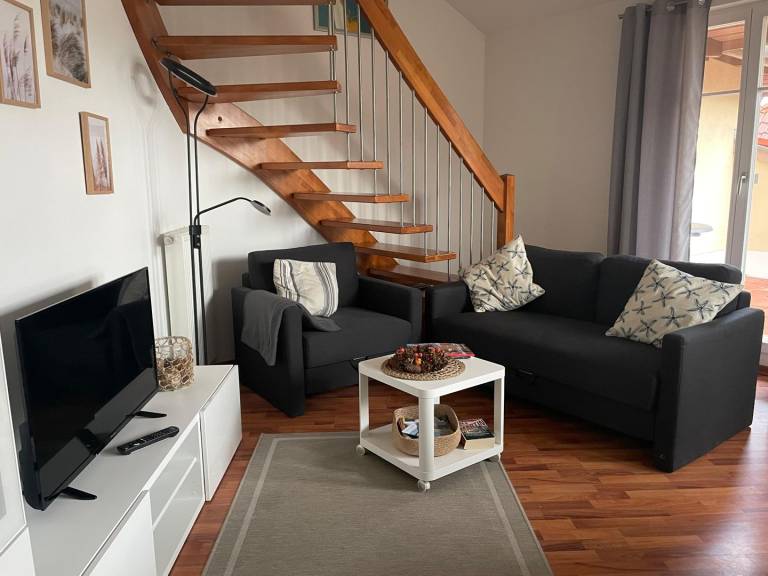 Stilvolles Dachgeschoss-Appartement für 4 Personen, Wlan & Hund erlaubt in Kuehlungsborn