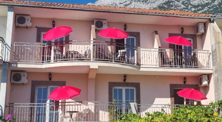 Apartmani Five in Tucepi