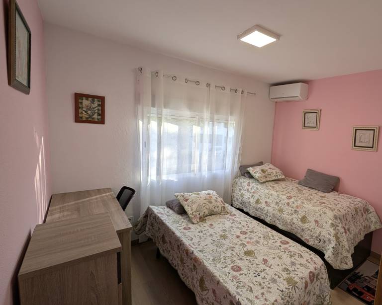 Carlos House. Lovely duplex in a white town type residential area close to the beach. — photo 3