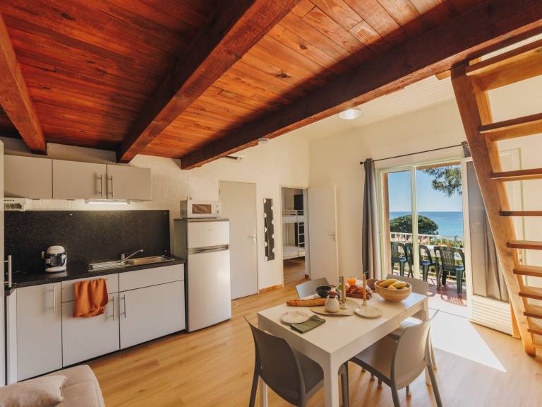 Apartment with heated pool, patio & garden | Sea view — photo 4