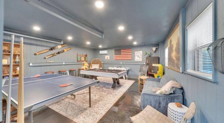 House with jacuzzi in Tulsa, OK