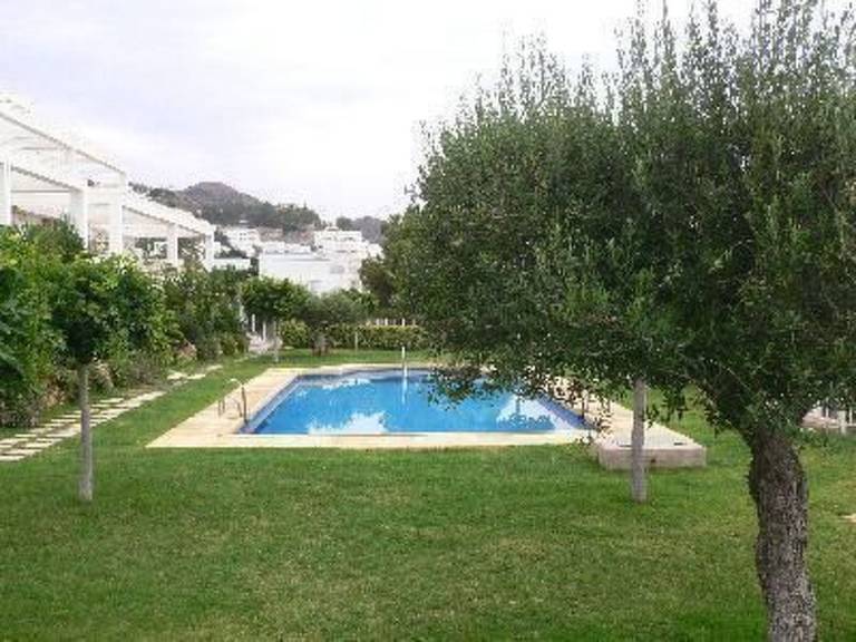Fully equipped beautiful rental apartment with pool & patio | Close to the beach | Pets are welcome — photo 5