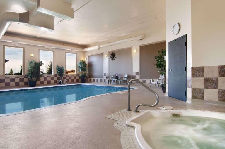 Travelodge by Wyndham Stony Plain — photo 2