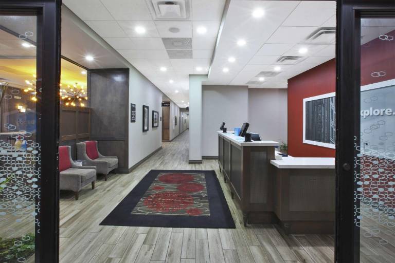 Hampton Inn Detroit/Dearborn — photo 5