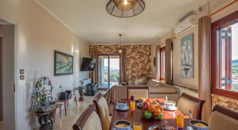 Fully equipped house with grill, patio & private pool | Dogs allowed — photo 2