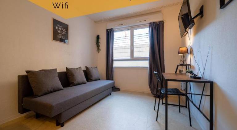 Appartement tout equipe wifi a 6 min St Charles in Marseille
