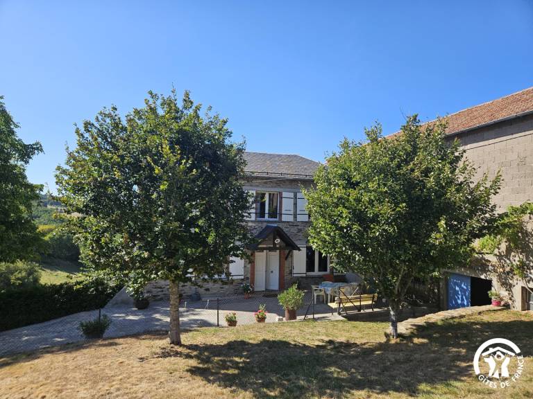 Gite with patio & private pool | Pets allowed — photo 2