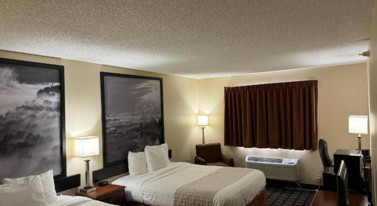 Super 8 By Wyndham Mason City in Mason City, IA