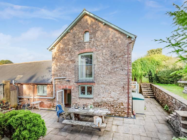 Children-friendly pleasant cottage with yard & grill | River view | Dogs allowed in Paignton