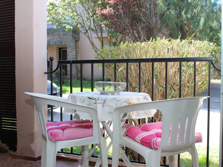 Studio with pool | Close to the beach | Pets allowed — photo 2