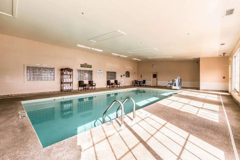 Quality Inn & Suites Hendersonville - Flat Rock — photo 4