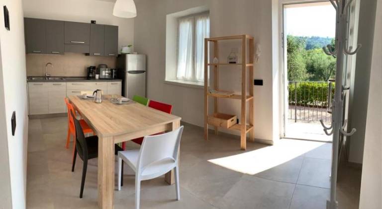 Apartment with yard & barbeque — photo 3