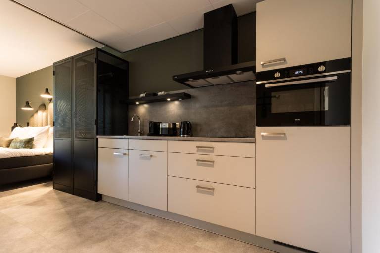 Serviced apartment with yard & patio | Close to the beach | Dogs allowed — photo 3
