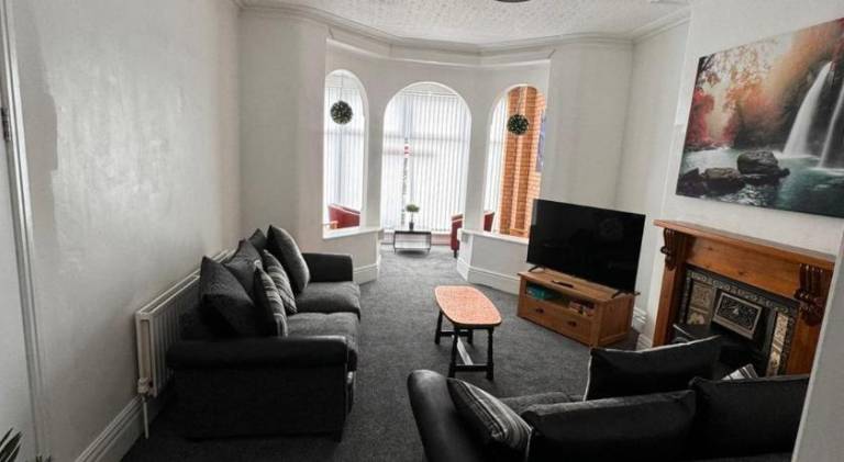 Pinnacle Hotel & Suites formerly Jean Martyn Hotel Near Central Blackpool, Near Beach & Attractions — photo 3