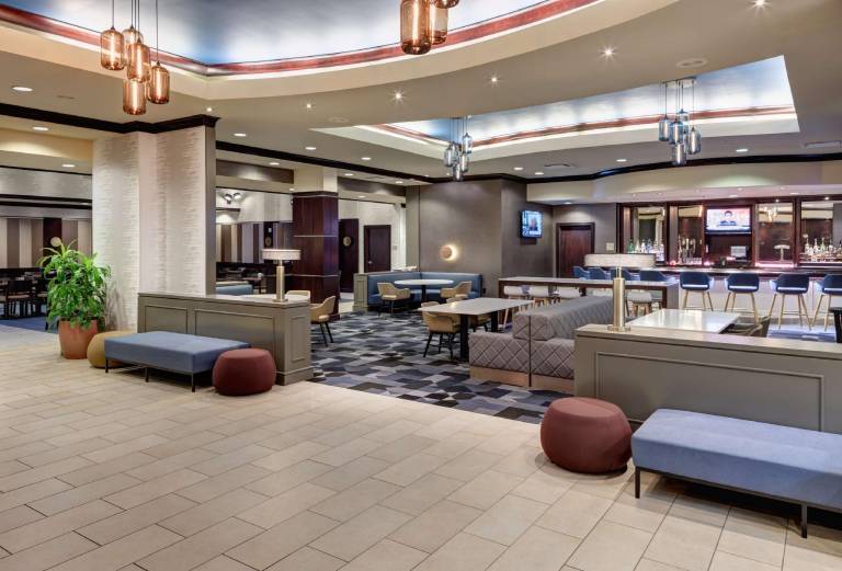 Embassy Suites by Hilton Tampa Brandon — photo 3