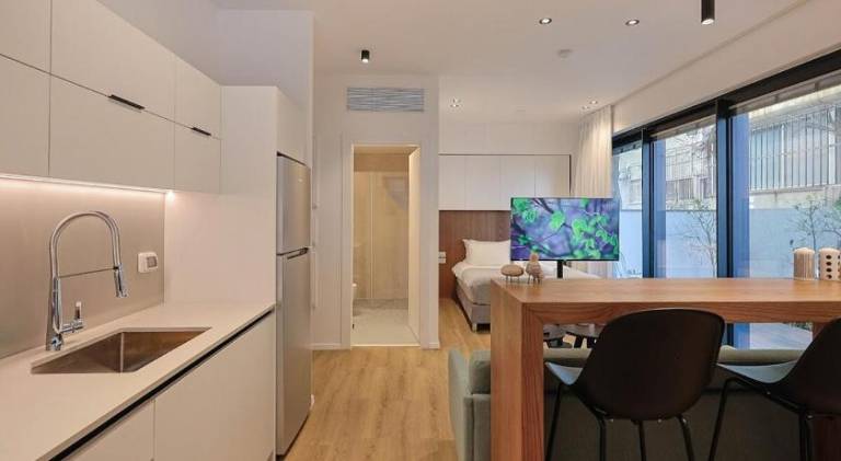 Rental apartment with yard — photo 3