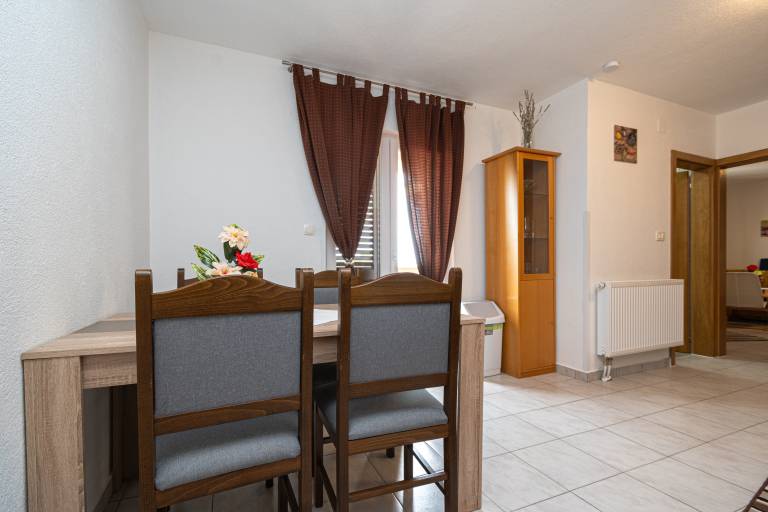 One bedroom apartment with terrace and sea view Tribanj Šibuljina, Paklenica (A-17818-a) — photo 2