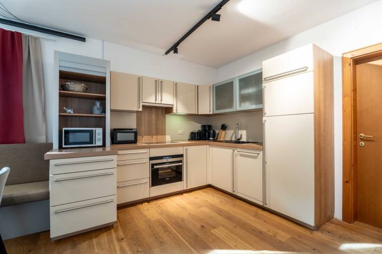 Child-friendly ample rental apartment with patio, garden & sauna | Mountain view | Close to the ski | Pet-friendly — photo 2