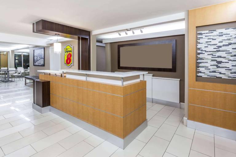 Super 8 By Wyndham Dalton/Convention Center Area — photo 4