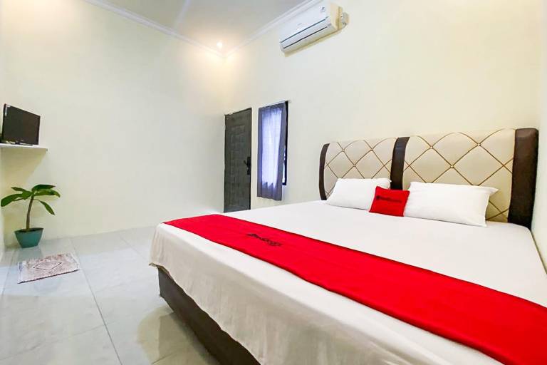 RedDoorz Syariah Sadulur Pematang Sulur Jambi