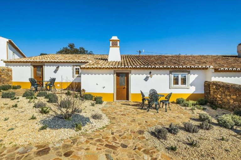 Fully equipped lovely vacation home with private pool, patio & yard | Mountain view | Perfect for remote work | Pets are welcome — photo 4