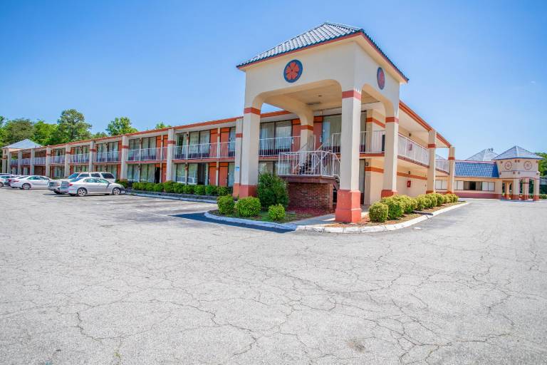 OYO hotel Greensboro east I 40 in Greensboro, NC