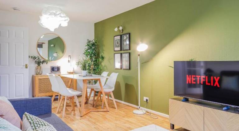 Holiday apartment with 2 rooms for 6 persons in Cardiff