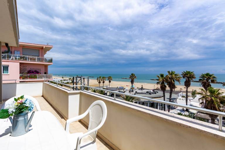 Charming holiday apartment with terrace | Next to the beach | Pet-friendly — photo 2