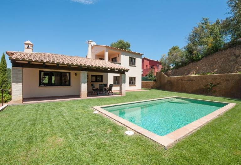 Fully equipped wonderful villa with yard, private pool & barbeque | Mountain view | Dogs allowed in Begur