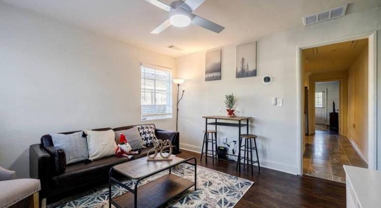 5 min Grant park with Fenced Yard Parking Pet Friendly in Atlanta, GA