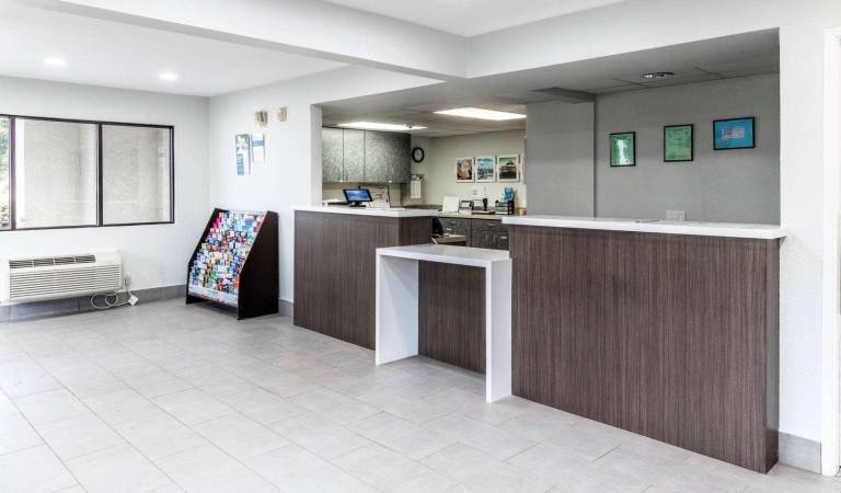 Motel 6 Carlsbad, CA - Near Legoland — photo 3