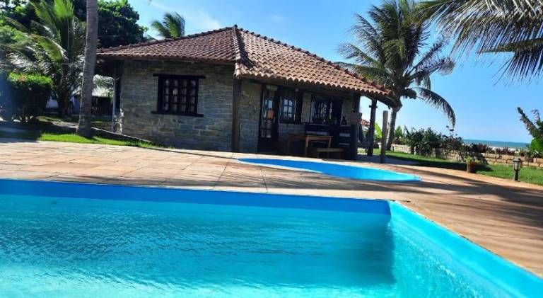 House with pool — photo 4