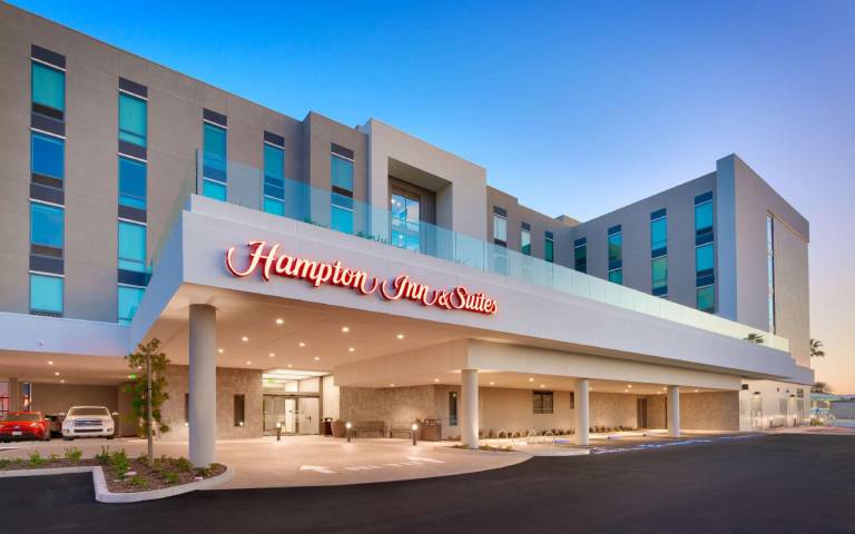 Hampton Inn & Suites Anaheim in Orange, CA