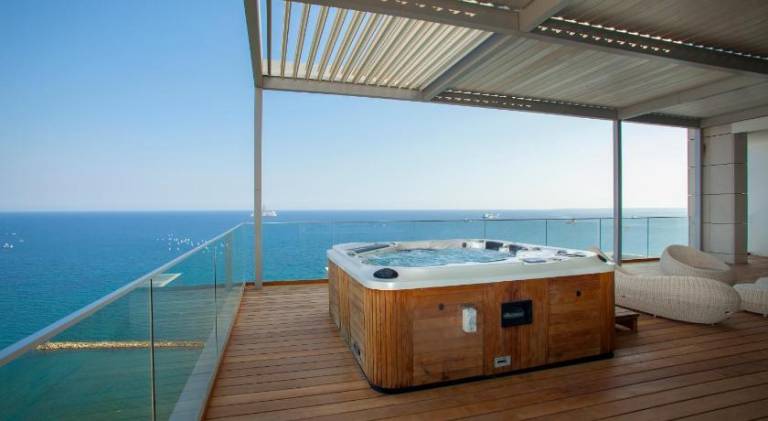 Serviced apartment with sauna, terrace & jacuzzi — photo 5