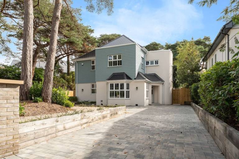 House  Sandbanks