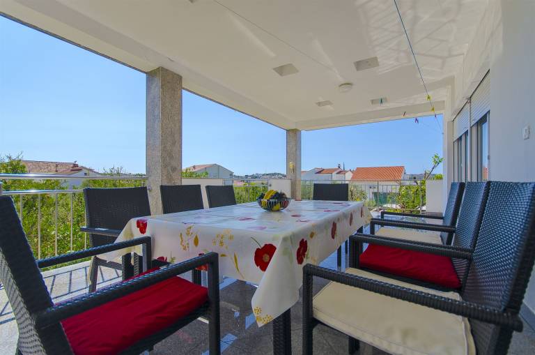 Fully equipped spacious apartment with garden, patio & barbecue | Garden view | Close to the beach | Dogs allowed — photo 2