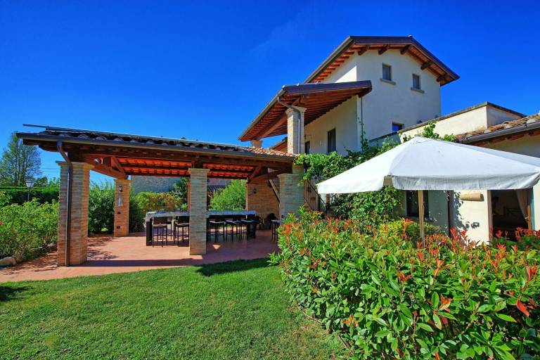 Family-friendly villa with private pool, barbecue & terrace | Pets are welcome — photo 5