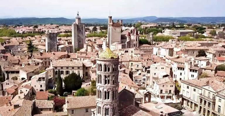 Apartment  Arpaillargues-et-Aureillac