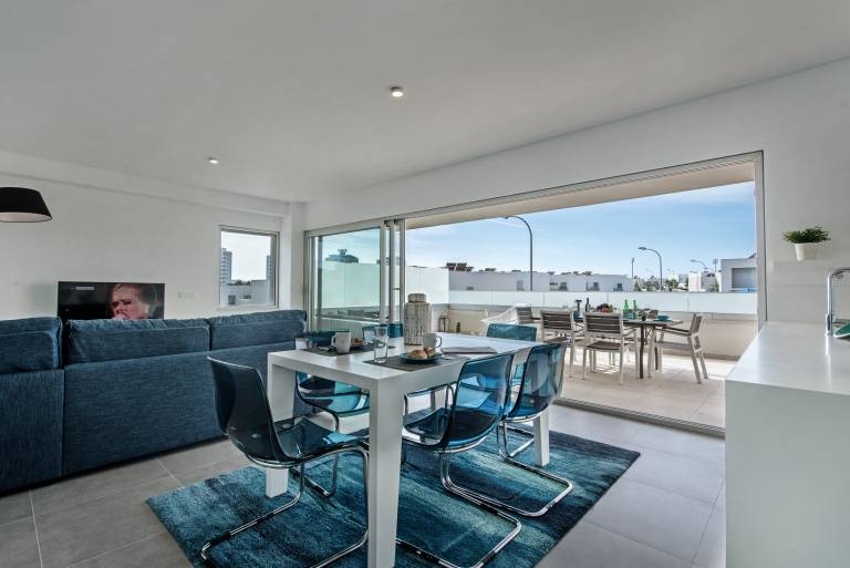 Holiday Home 'Lovely Modern Apartment with Pool' with Shared Pool, Wi-Fi and Air Conditioning in Albufeira