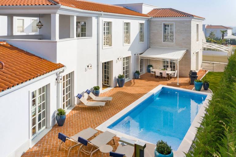 Villa with barbecue, yard & private pool in Tar-Vabriga