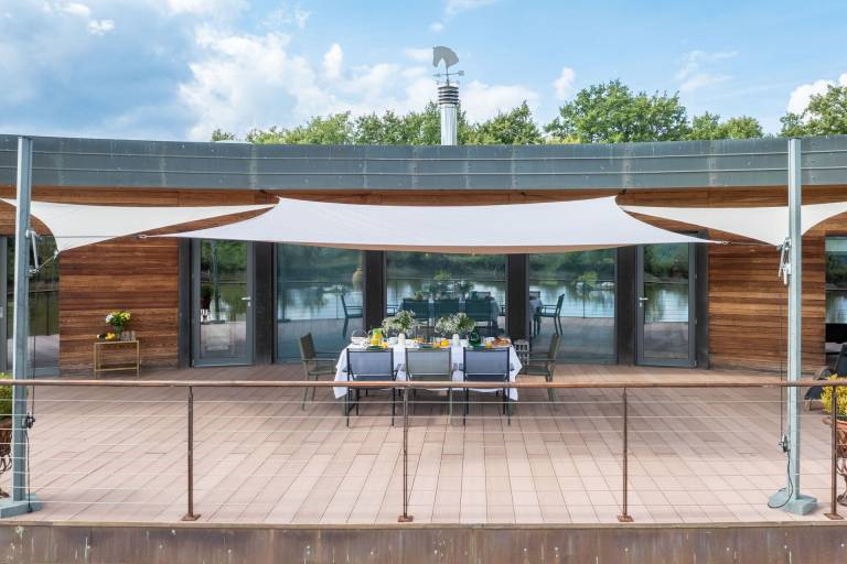 Villa with grill, patio & yard — photo 2