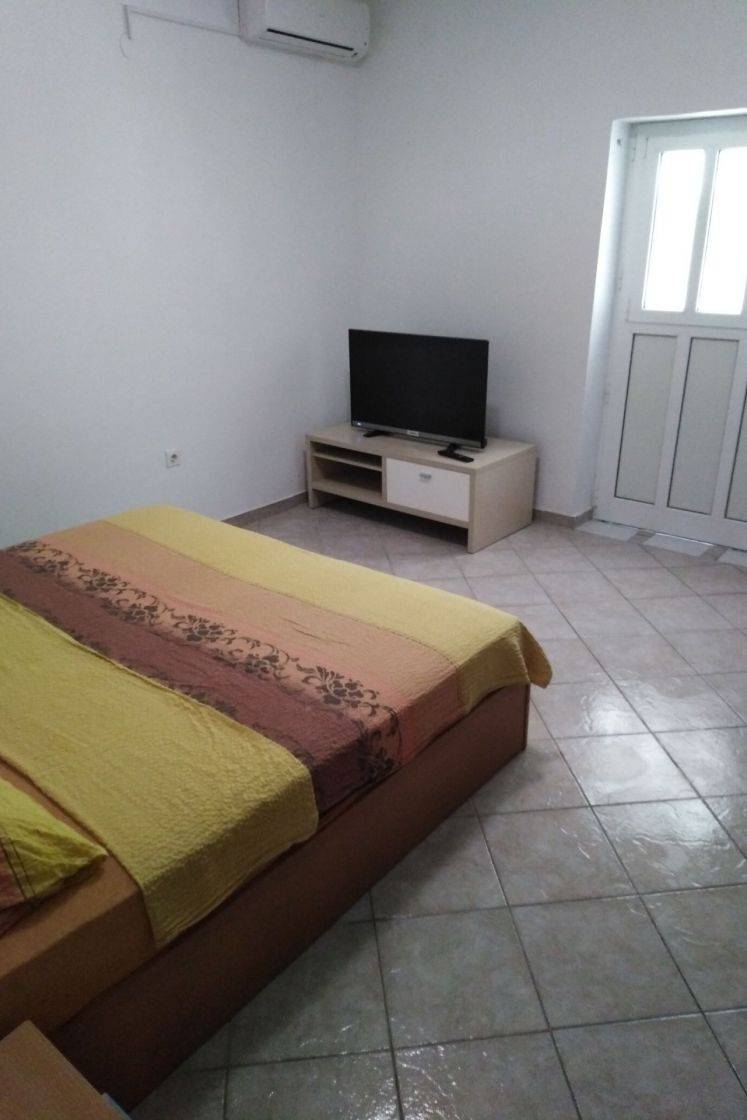 Two bedroom apartment near beach Vidalići (Pag) (A-18936-b) — photo 5
