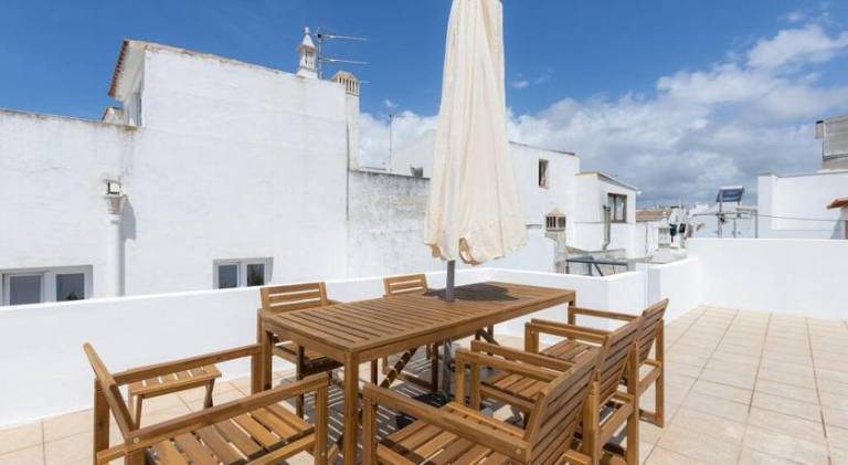 Fully equipped wonderful rental apartment with yard, terrace & grill | Close to the beach | Suitable for remote work | Dogs allowed — photo 4