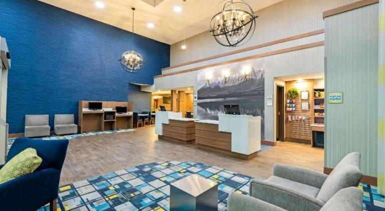 La Quinta Inn & Suites by Wyndham Logan — photo 2