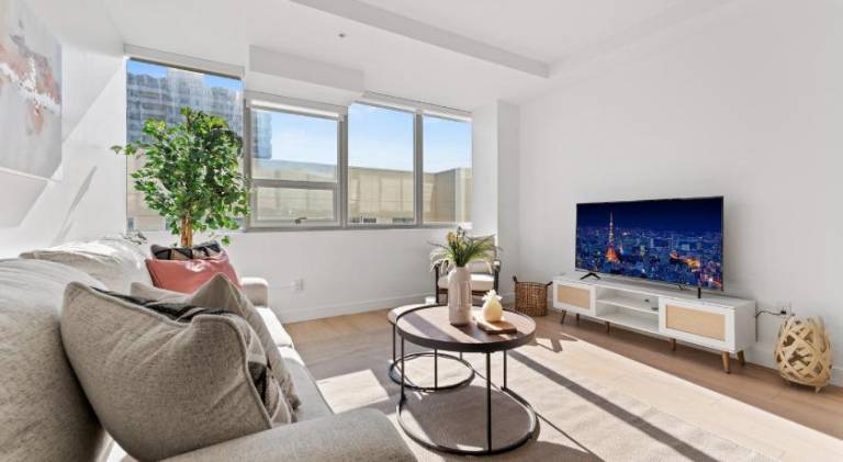 Modern Retreat in Koreatown Perfect for Your LA Stay